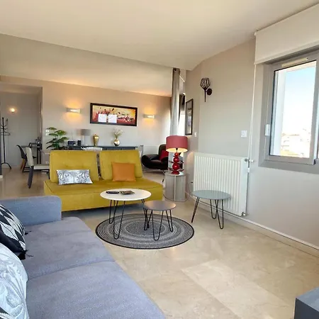 Stunning Beachfront 3 Bedroom In With Balcony Valras-Plage